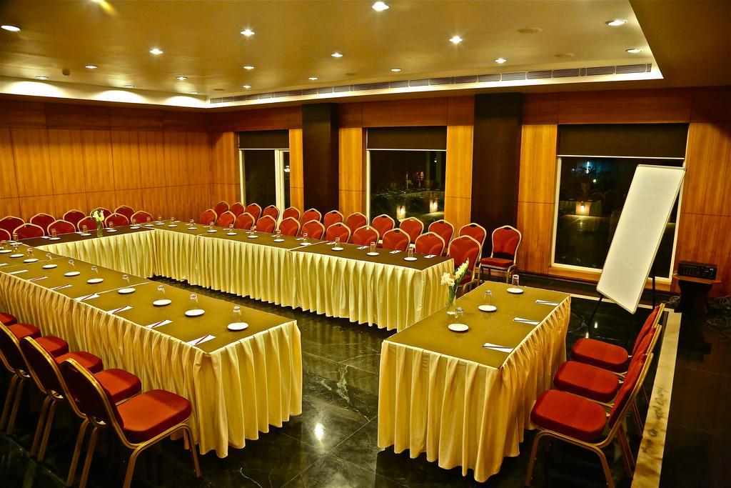 La Franklin Hotel Bhubaneswar Exterior foto