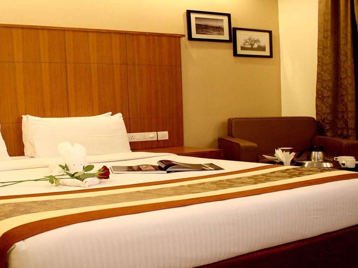 La Franklin Hotel Bhubaneswar Exterior foto